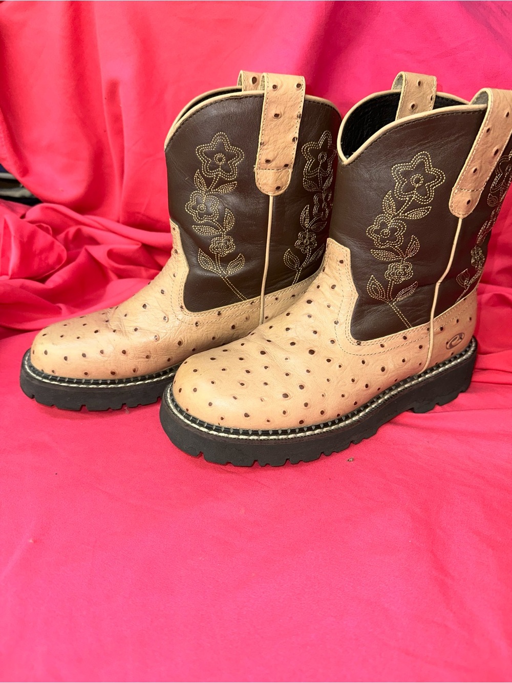 Roper Two-Tone Tan and Dark Brown Feather-Textured Heeled Boots